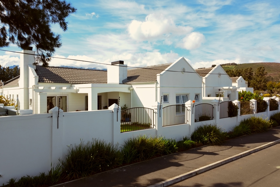 3 Bedroom Property for Sale in Roundhay Western Cape